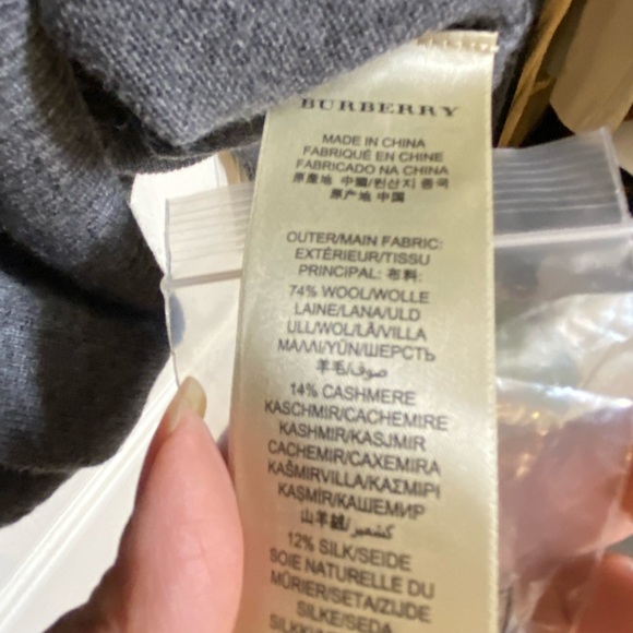 ‼️ AUTHENTIC ‼️ BURBERRY - Picture 6 of 6